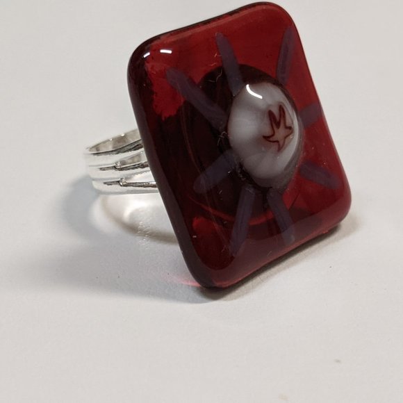 Artisan handmade Fused glass star ring with silver plated adjustable band. - Picture 4 of 4